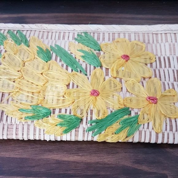 Vintage Set of 2 Handmade Raffia Straw Wicker Bags with Flower Design - Picture 5 of 8